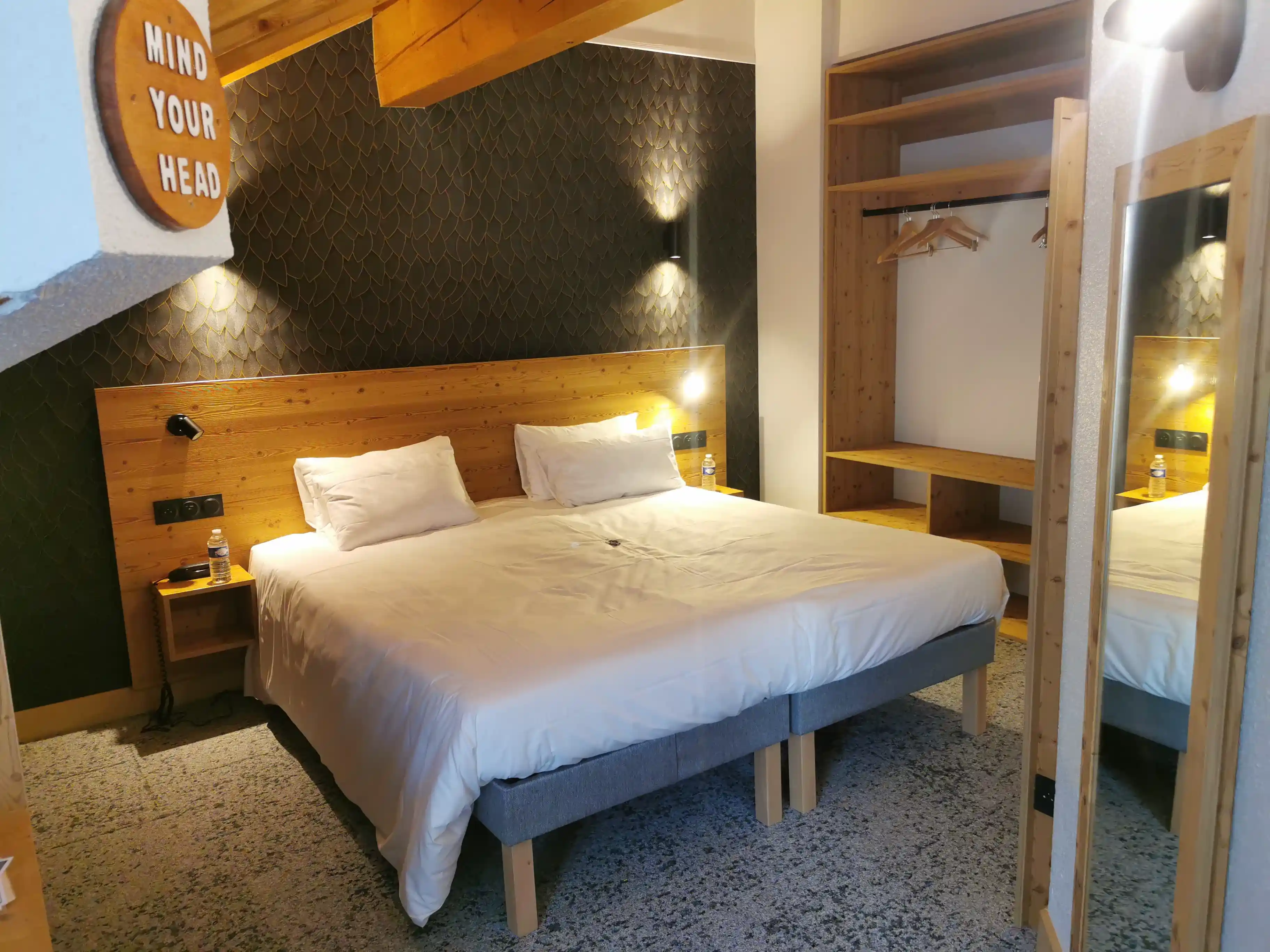 Triple room Hotel Les Bruyères, interior view, Alpe d’Huez